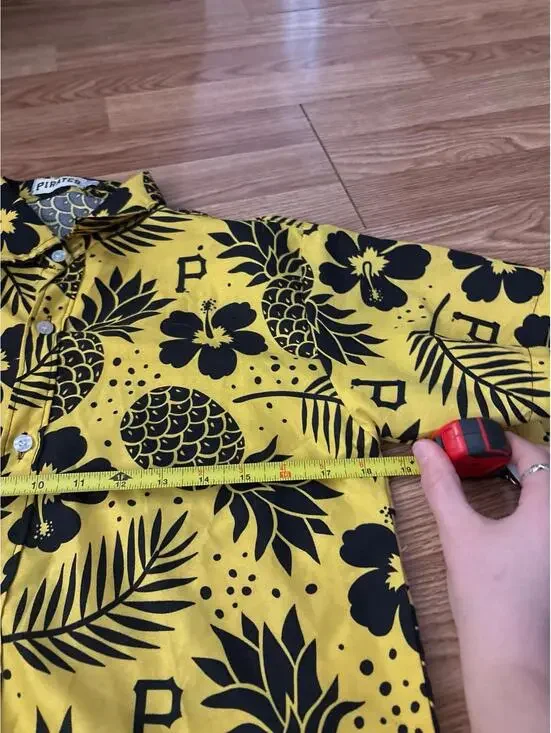 Pittsburgh Pirates Baseball Hawaiian Button Shirt Size Small - Picture 4 of 5